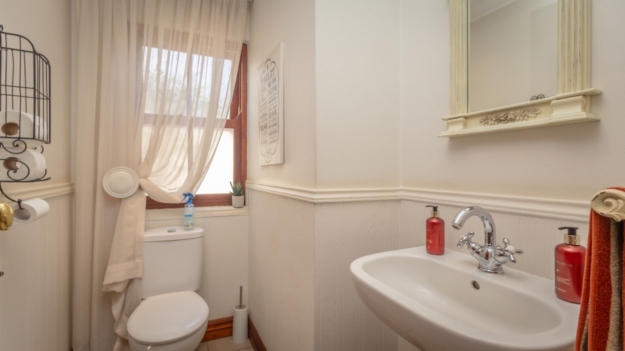 3 Bedroom Property for Sale in The Coves North West